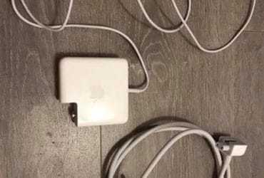 Apple Macbook Pro Adapter