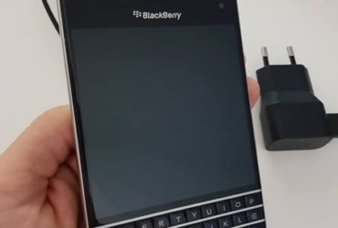 Blackberry Passport Noir