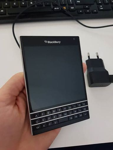 Blackberry Passport Noir