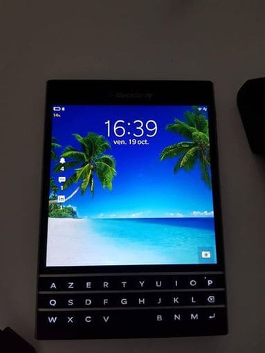 Blackberry Passport Noir