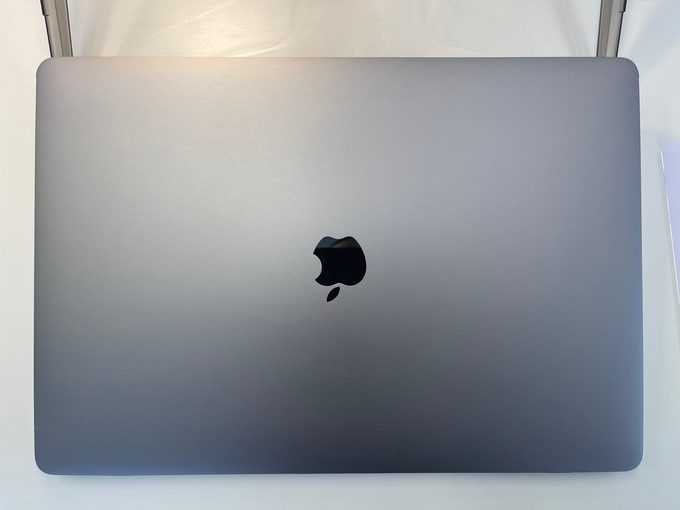 MacBook Pro 16" – Space Gray (2019)