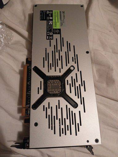 XFX AMD Radeon VII 16GB HBM2 Graphics Card & Riser Cable.