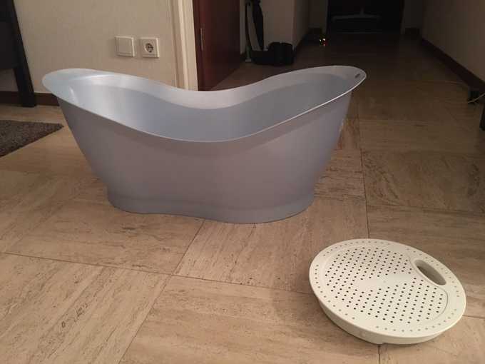 Bath tube for children with a heating pad / Baignoire pour enfant avec coussin chauffant