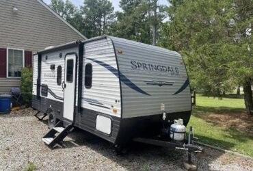 17 ft. Springdale mini camper by Keystone