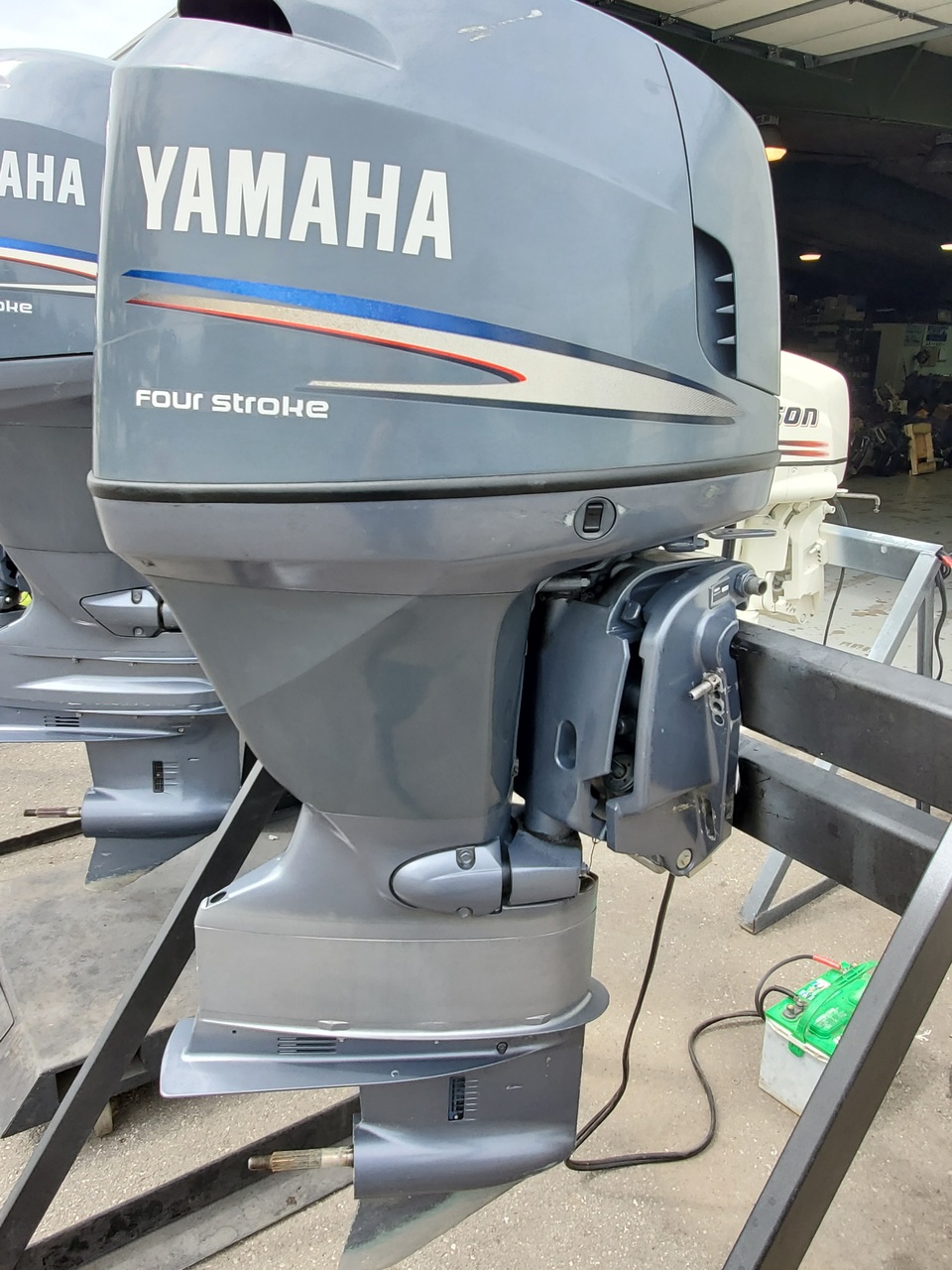 2006 used boat engine Yamaha 115 HP 4-Cylinder EFI 4-Stroke Outboard Motor