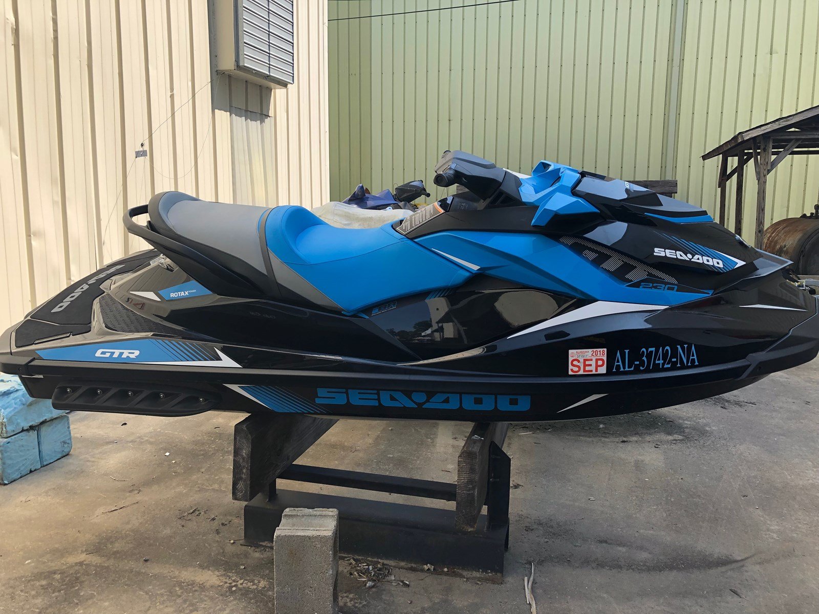 2018 Sea-Doo Gtr 230hp jet ski 4-Stroke engine watercraft