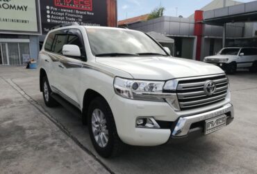 used 2019 Toyota-Land Cruiser 200 Premium 4WD good condition