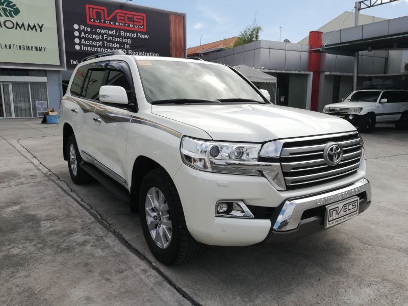 used 2019 Toyota-Land Cruiser 200 Premium 4WD good condition