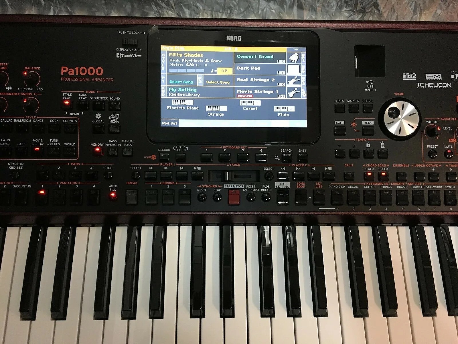 ORIGINAL KORG KRONOS X 73-KEY MUSIC WORKSTATION